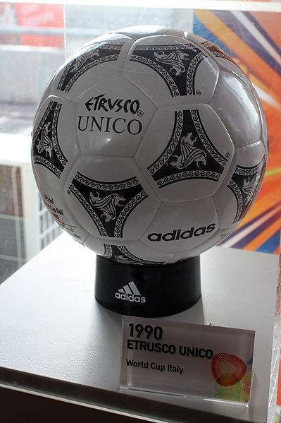 World Cup 1990 Football.jpg