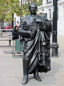 Archivo:Estatua de Diego Portales por Juan Sebastian Solar.jpg