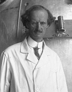 Auguste Piccard r.jpg