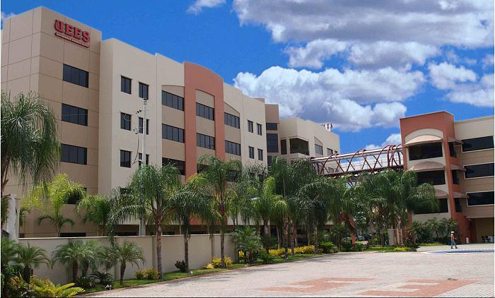 Archivo:Universidad de Especialidades Espíritu Santo.jpg