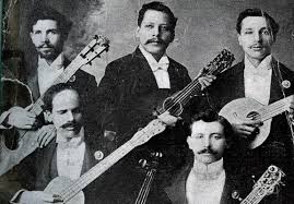 Archivo:Pedro Morales Pino y sus músicos.jpg