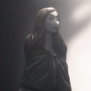 Archivo:Isolt Sayre.png