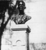 Monumento-a-capdevila.jpg