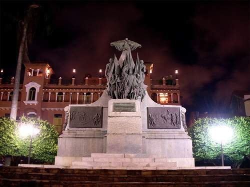 Archivo:Monumento a Bolivar en Panama.jpg