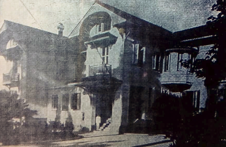 Archivo:Edificio principal de la Escuela Varona Suarez.jpg