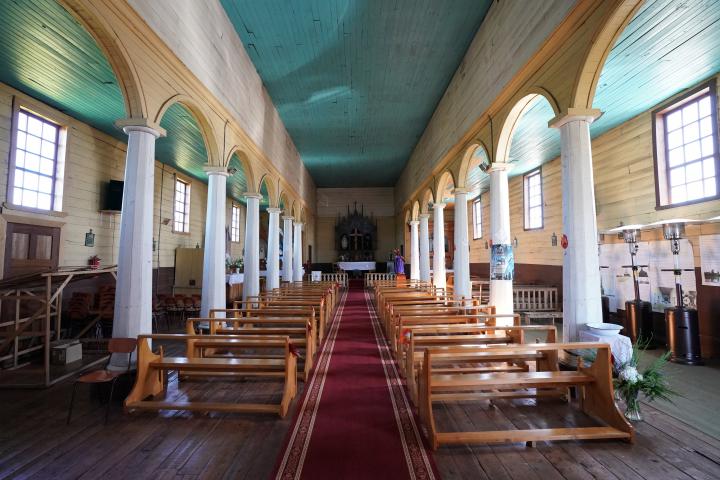 Archivo:Interior, Iglesia Vilupulli.jpg