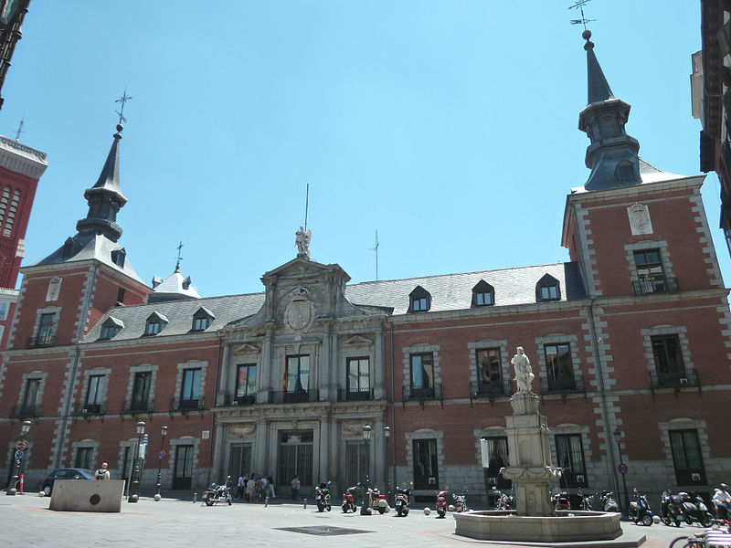 Archivo:Ministerio de Asuntos Exteriores y de Cooperación (España).jpg