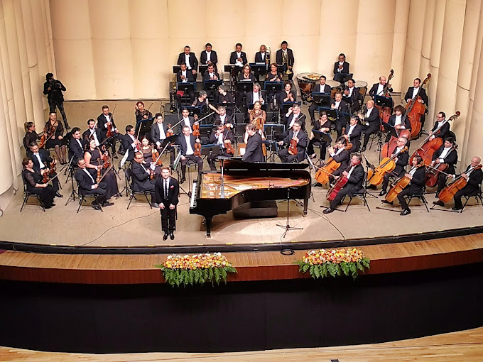 Archivo:Concierto en Teatro Univ. de Concepción.jpg