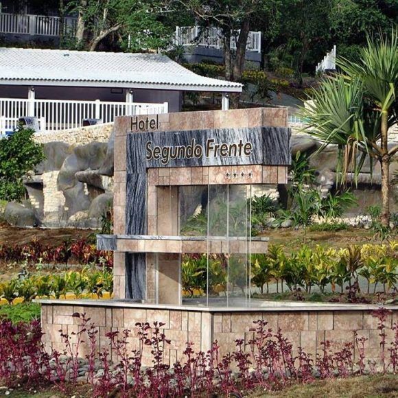 Archivo:Hotel-Segundo-Frente.jpg