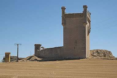 Archivo:Castillo de Belmonte de Campos.jpg
