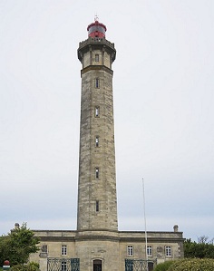Faro-de-las-Ballenas-en-Ile-de-Re.jpg