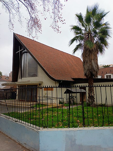 Archivo:Iglesia Evangélica Luterana La Trinidad de Ñuñoa, Chile.jpg