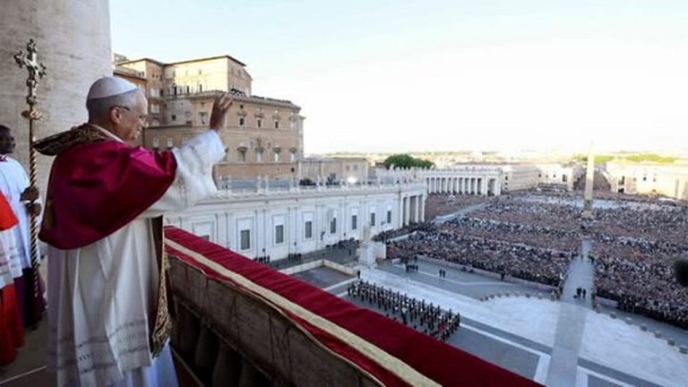 Archivo:Papa León XIV Primer mensaje al mundo.jpg