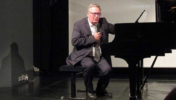 José María Vitier en Francia. José María Vitier en Francia.