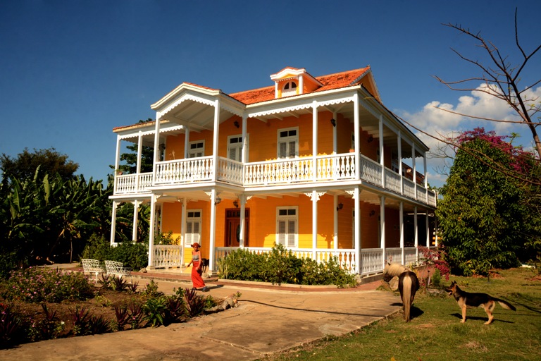 Archivo:La-casona-de-Toqui.jpg