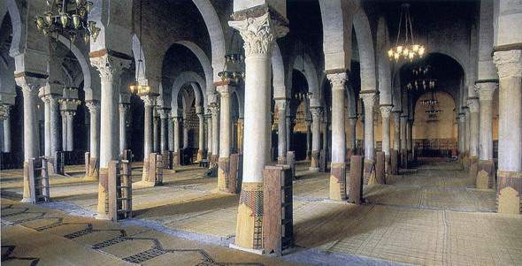 Archivo:Sala de oraciones de la Gran Mezquita de Kairuán.jpg