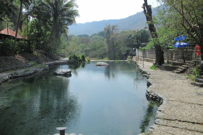 Pozas-de-agua-en-el-descabezadero.jpg