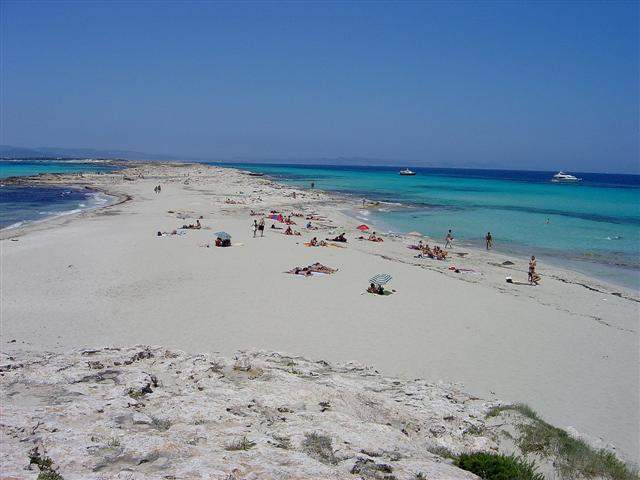 Archivo:9-playa ses Illcon gente-9 (Small).jpg