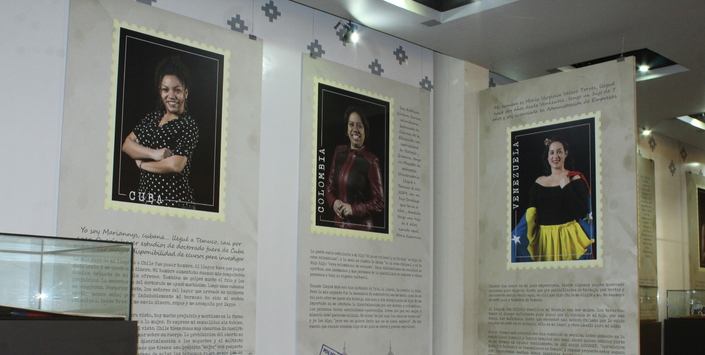 Archivo:Exhibición fotográfica.jpg