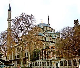 Archivo:270px-FatihMosque.jpg