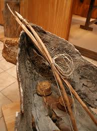 Archivo:Canoa Kawésqar.jpg