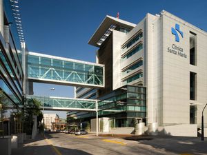 Clinica Santa Maria, Chile.jpg