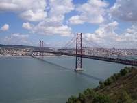 Puente colgante Lisboa.jpg