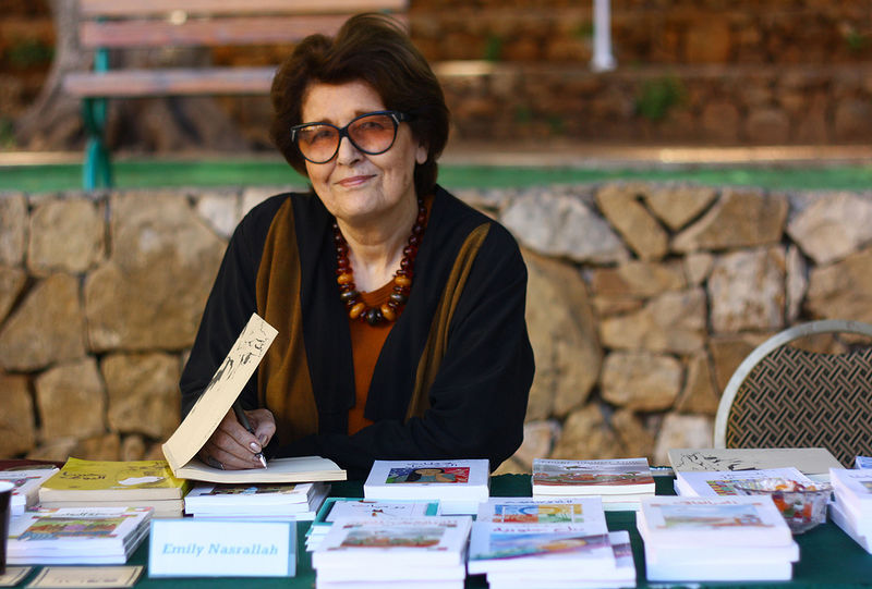 Archivo:EscritoraEmily .jpg