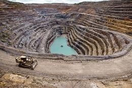Minería-a-cielo-abierto-696x464.jpg