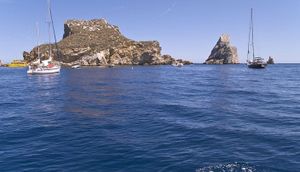 Illes medes place-full.jpg