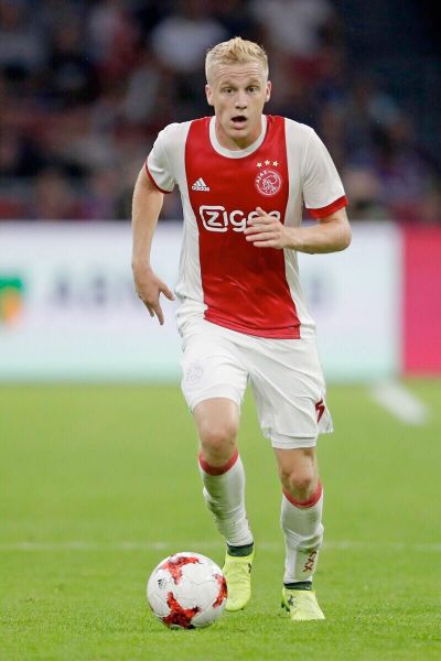 Archivo:Donny van de Beek.jpg