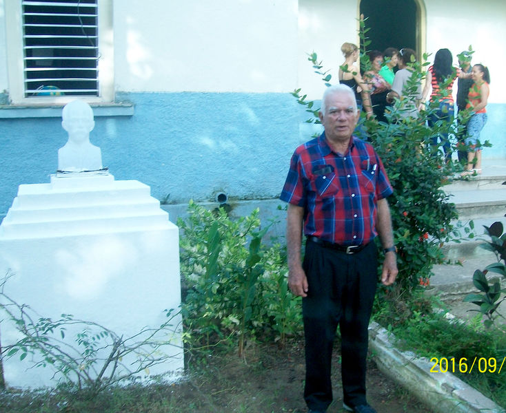 Archivo:IPUEC ROBERTO COCO PEREDO.JPG