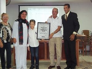 Familia-montalbo-premio.jpg