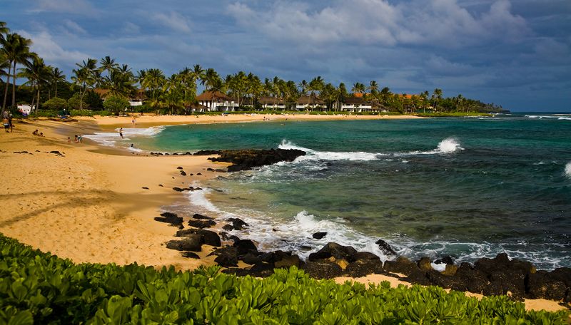 Archivo:Beach on Kauai 3.jpg