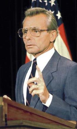 Frank Carlucci.jpg