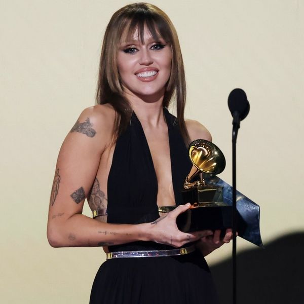 Archivo:MileyGrammys2025.jpg