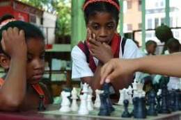 Niños en ajedrez.jpg