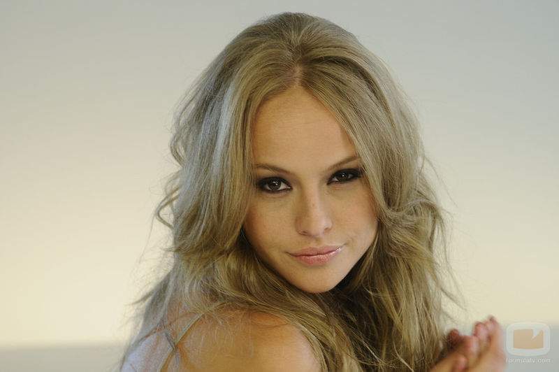 Archivo:Esmeralda Moya01.jpg