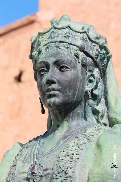 Archivo:María de Luna.jpg