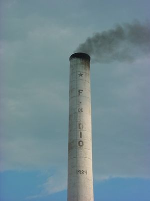 Chimenea Central Tacajo.JPG