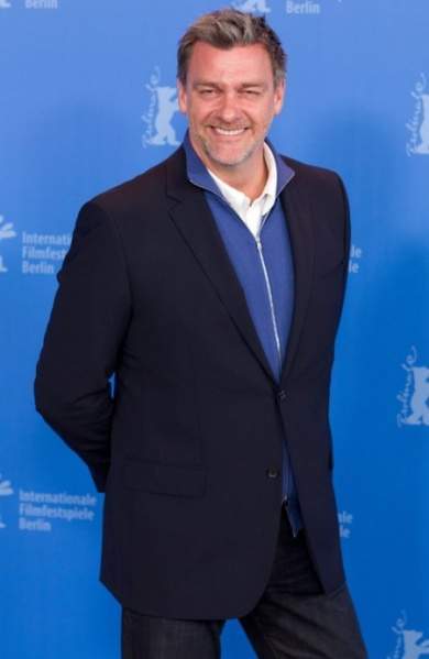 Archivo:Ray Stevenson.jpg