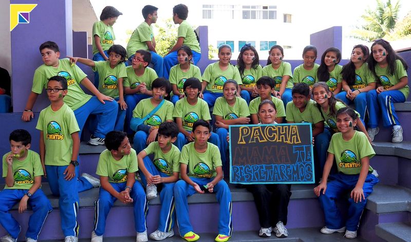Archivo:Unidad Educativa Nuevo Mundo 1.jpg