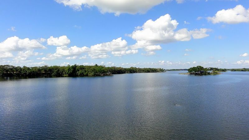 Archivo:Embalse Protesta de Baragua.jpg