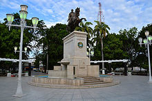 Estatua Simón Bolívar Plaza Bolívar El Tigre Anzoátegui.jpg