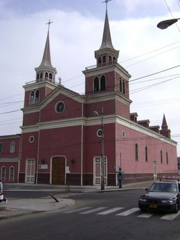 Iglesia San Antonio de Padua de Iquique.jpg