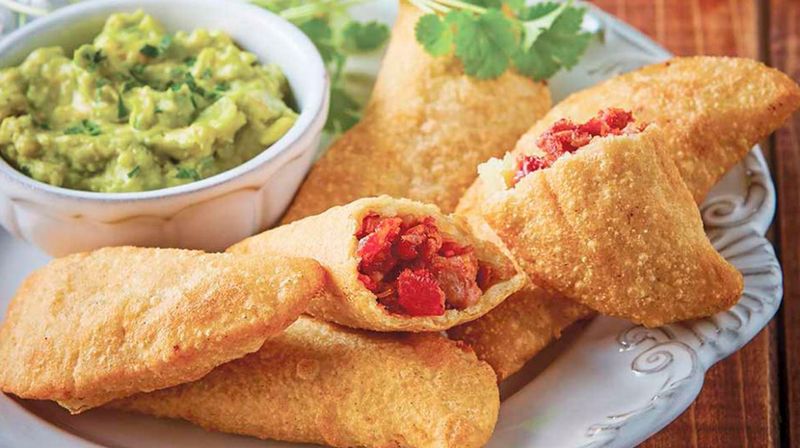 Archivo:Mini-quesadillas-de-chicharron-1170x655.jpg