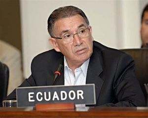Efrén Cocíos.jpg