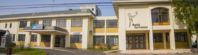 Archivo:Hosp. San Fco. de Pucón.jpg