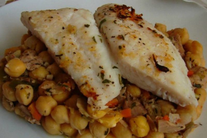Archivo:Garbanzo y pescado.jpg