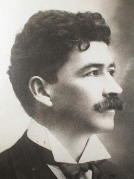 Archivo:Albertomb.jpg